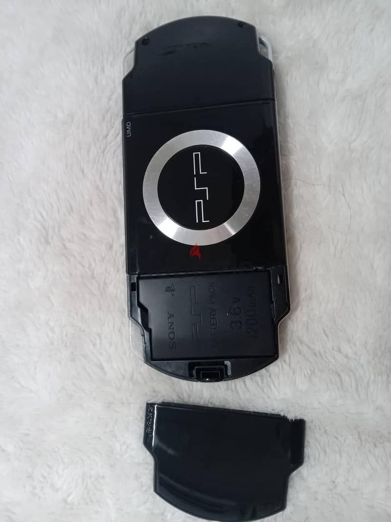 Psp 1000 interested call me or WhatsApp 79784802 8