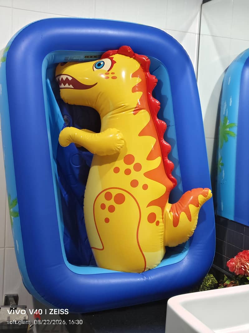 Bathtub  and Dinesaur toy 100 cm 2