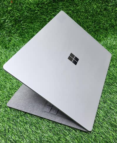 Microsoft surface Laptop 7th Gen Processor 2k resolution Display