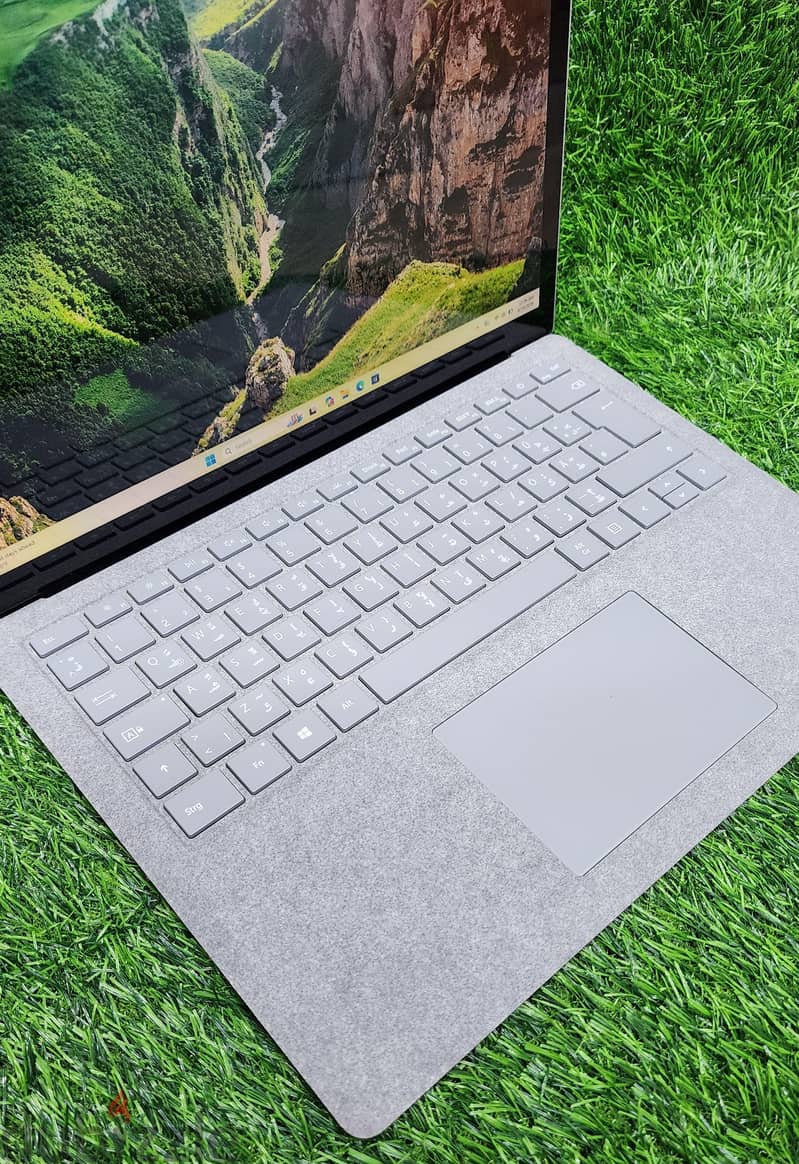 Microsoft surface Laptop 7th Gen Processor 2k resolution Display 2