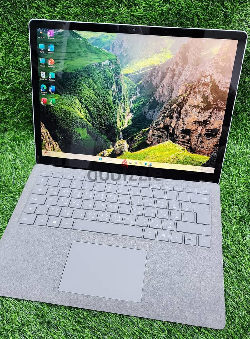 Microsoft surface Laptop 7th Gen Processor 2k resolution Display 3