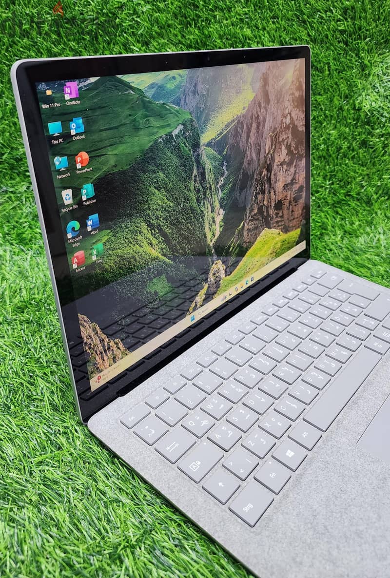 Microsoft surface Laptop 7th Gen Processor 2k resolution Display 4