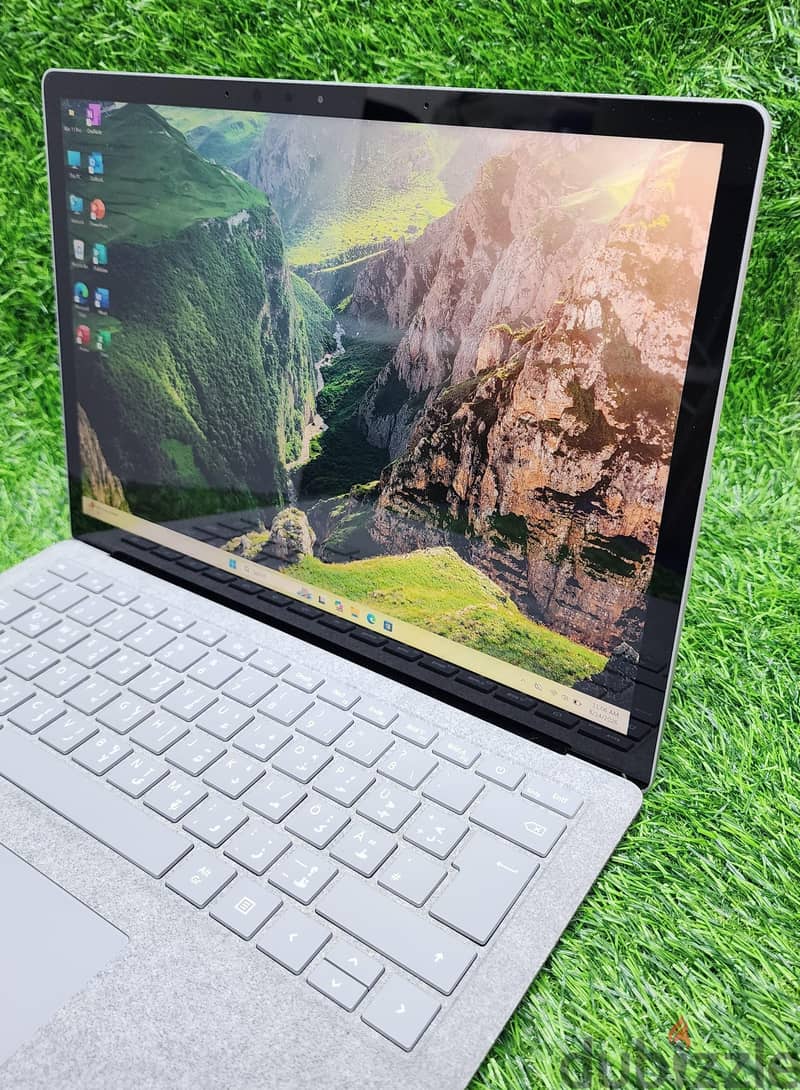 Microsoft surface Laptop 7th Gen Processor 2k resolution Display 5