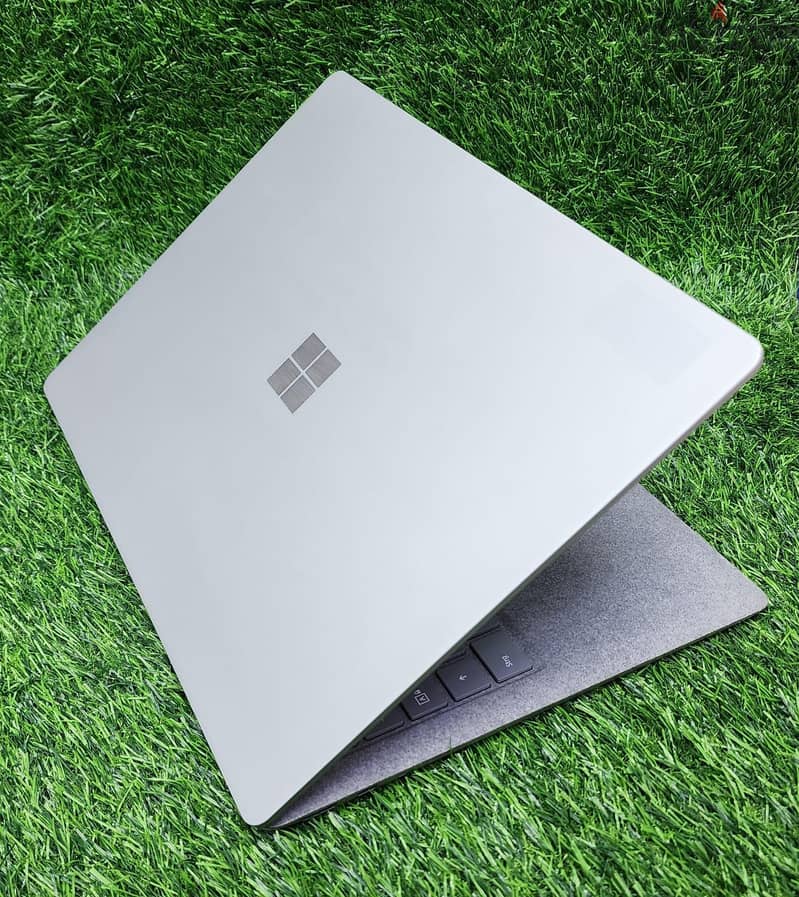 Microsoft surface Laptop 7th Gen Processor 2k resolution Display 6