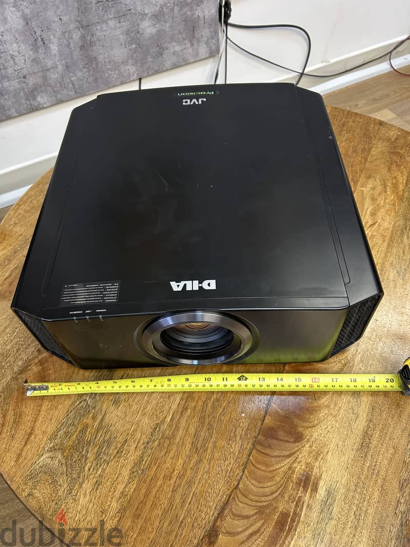 JVC DLA-RS45 Full HD Home Cinema Projector 2