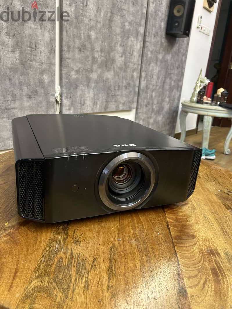 JVC DLA-RS45 Full HD Home Cinema Projector 5