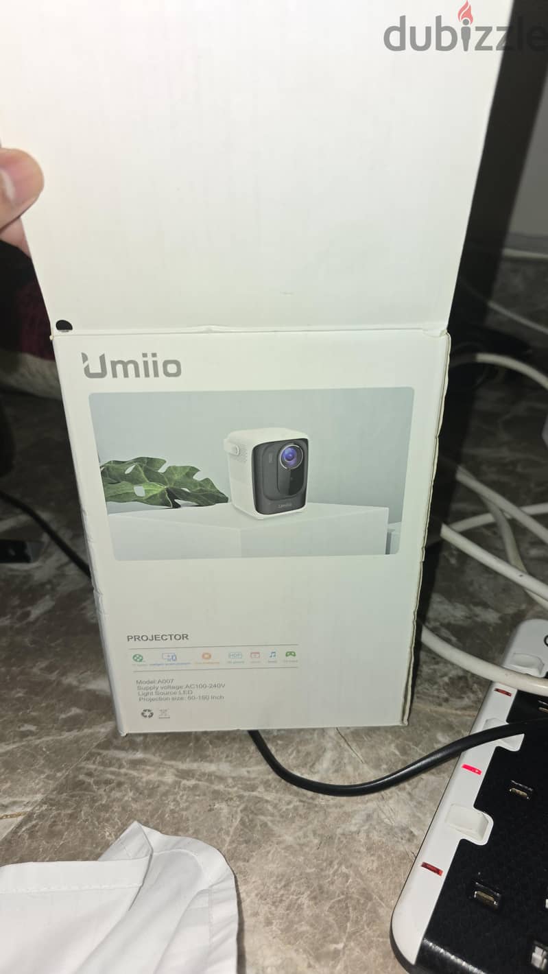 Umiio ULTRA HD PROJECTOR 5