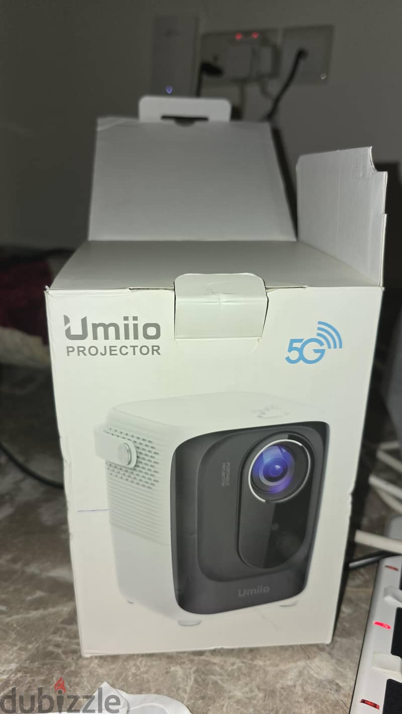 Umiio ULTRA HD PROJECTOR 8