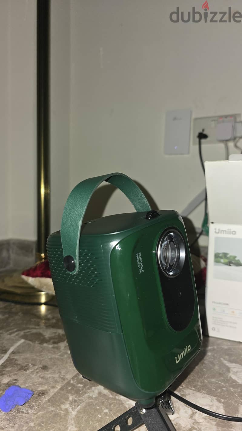 Umiio ULTRA HD PROJECTOR 9