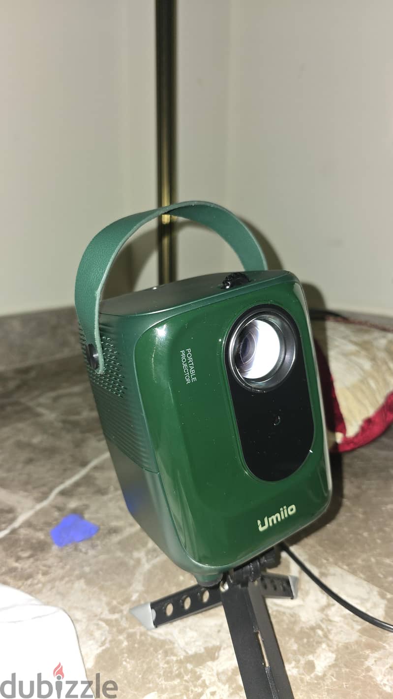 Umiio ULTRA HD PROJECTOR 10