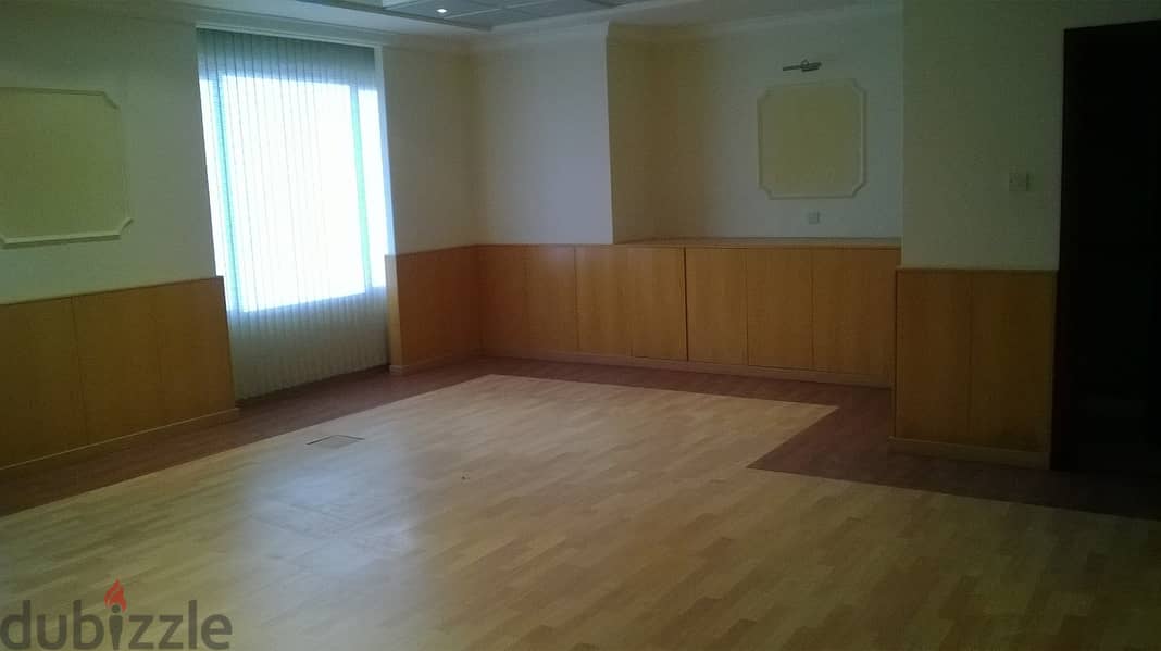 Prime Office Space for Rent – OMR 1.4/SQM at Muscat International Center, Ruwi + 1 Month FREE! 3