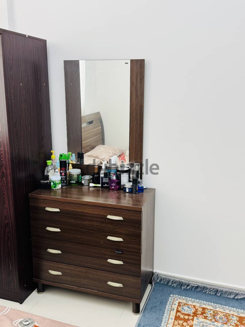 Furnished room with ensuit bathroom 2