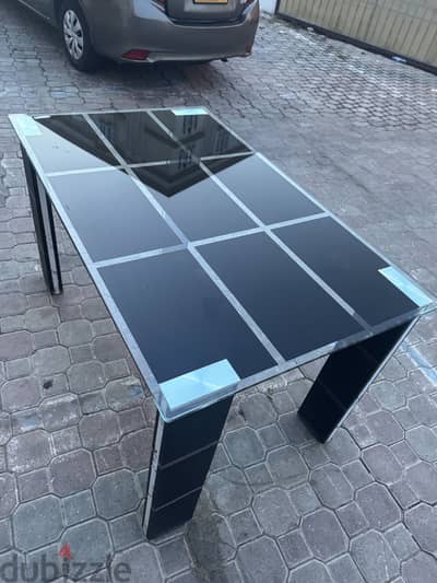 dining table good quality, heavy glass