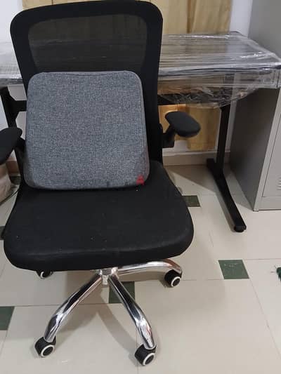 Gaming chair and table,