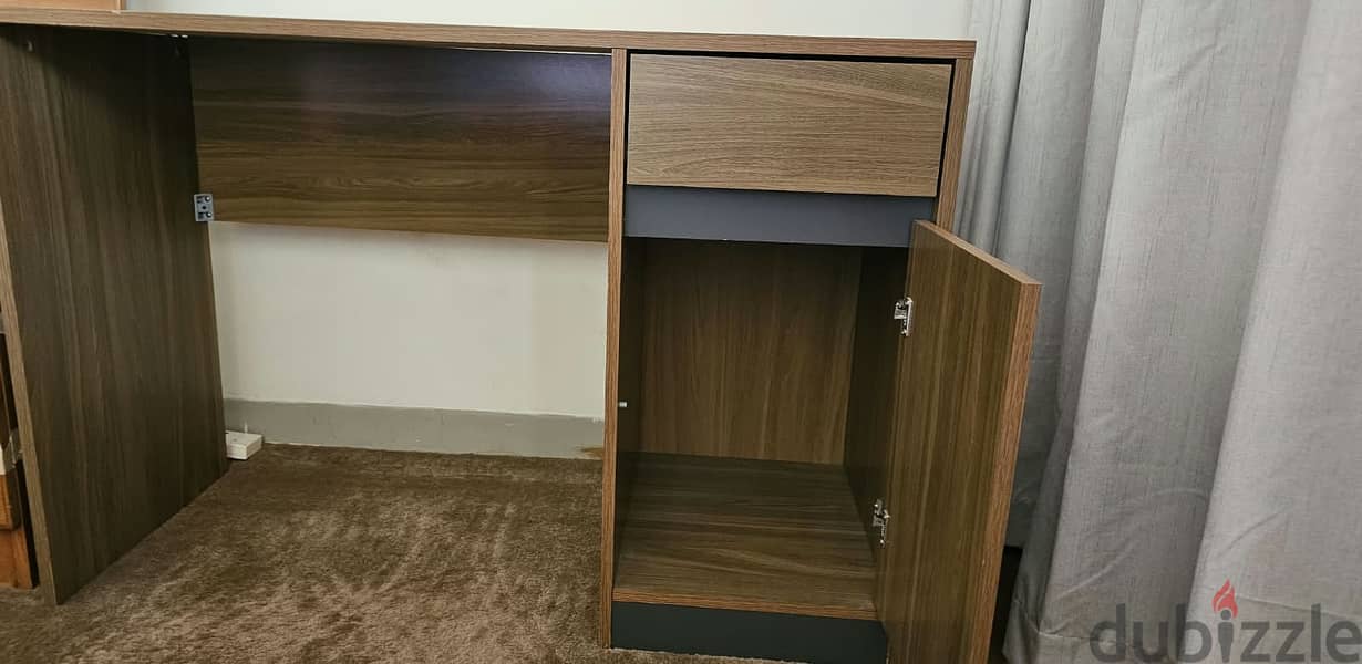 Study/Office Desk + Chair Combo – Excellent Condition 1