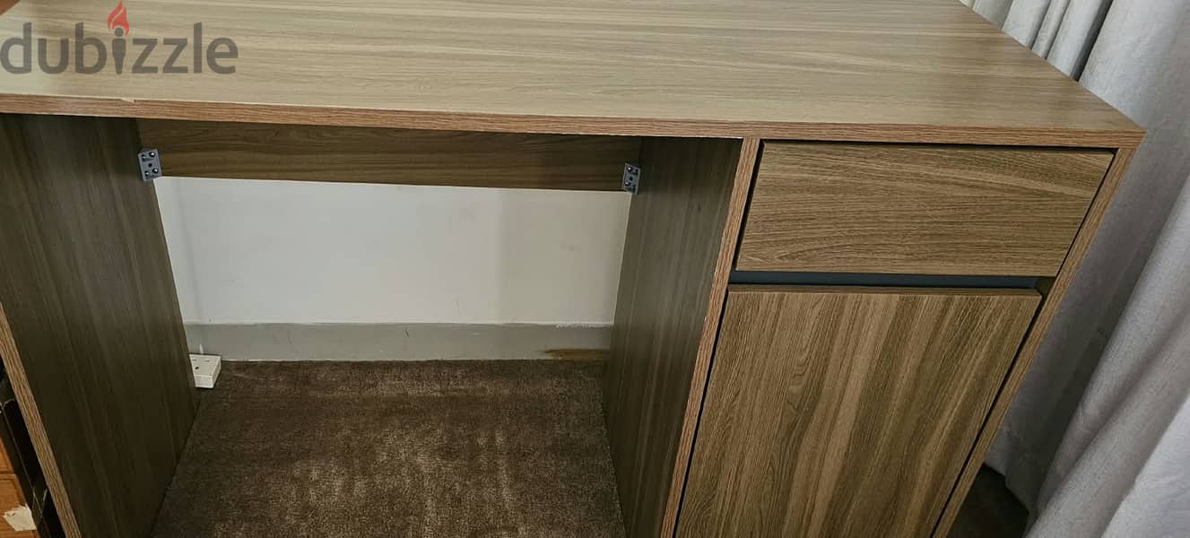 Study/Office Desk + Chair Combo – Excellent Condition 5