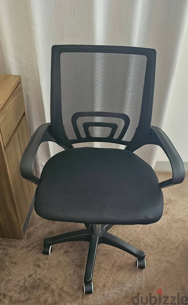 Study/Office Desk + Chair Combo – Excellent Condition 8