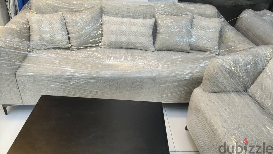 special Offer New sofa 8th seater sofa available 4