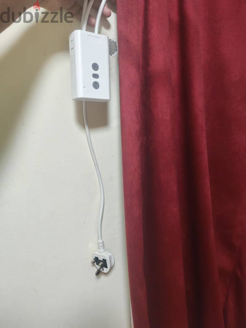 Projector Screen Automatic 85" 2