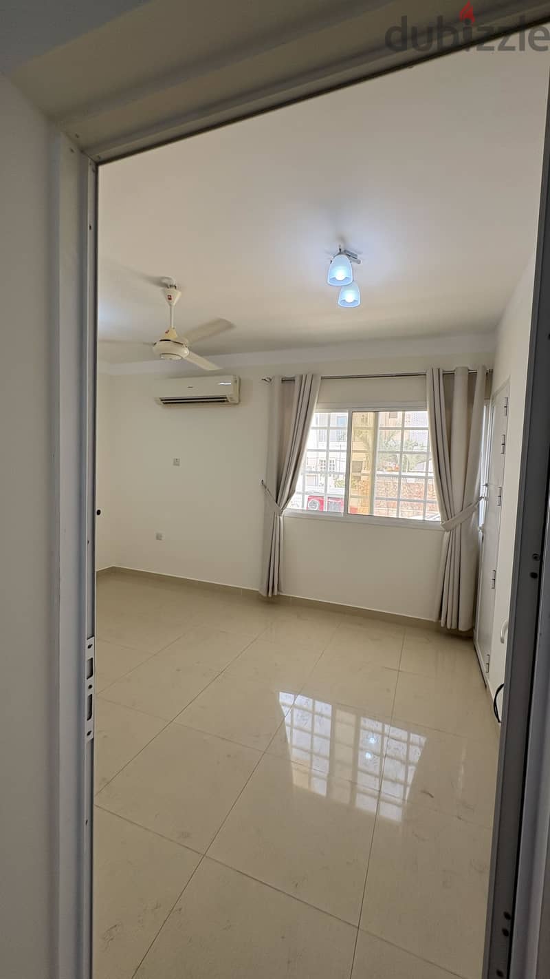 Room for rent 6