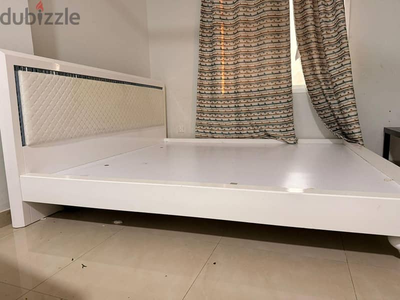 double king size bed 1