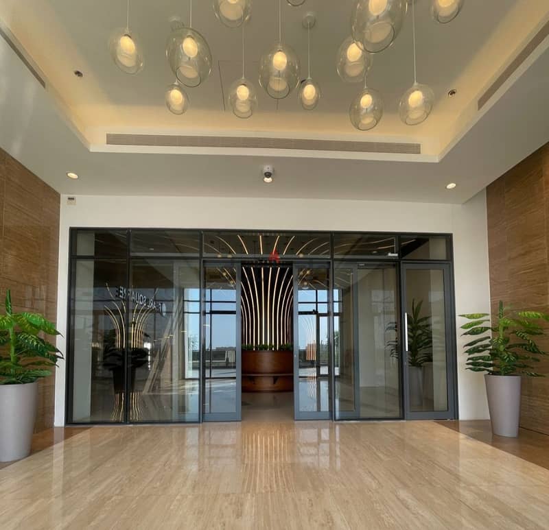 Shop in a luxury area 1