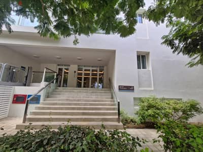 2 BR Beautiful Apartment in Al Mouj with Shared Amenities