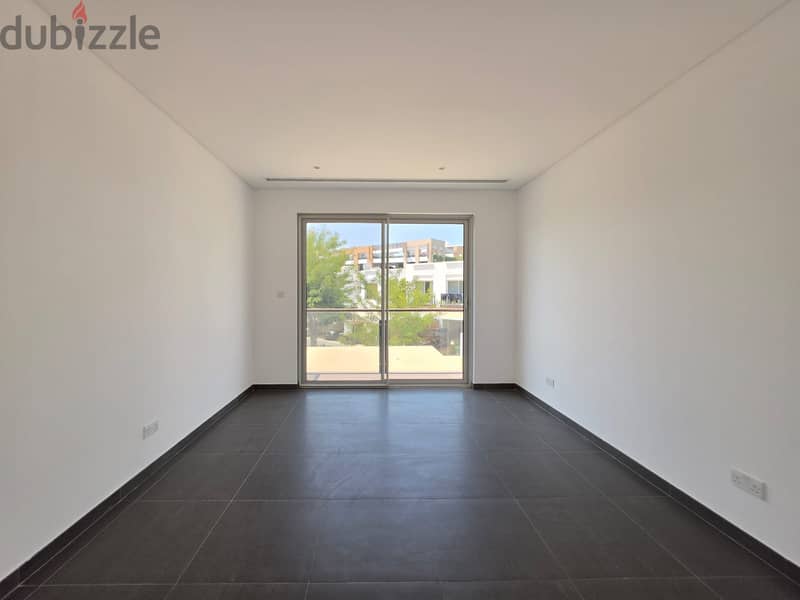 Freehold Three Bedroom Townhouse 10