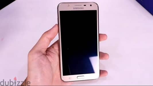 للبيع  أو البدل هاتف نظيف سامسونج Galaxy J7 Core