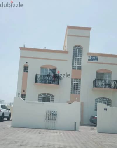 للايجار شقه مقابل شارع الموج موقع مميز و قريب من جميلع الخدمات-1BHK For Rent oppiste Al Mouj