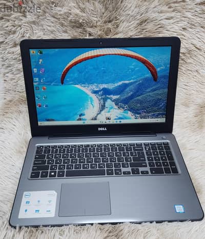 Dell 5567 i5-7th 8gb ram 256gb ssd 15.6 FHD display 4gb UHD graphics