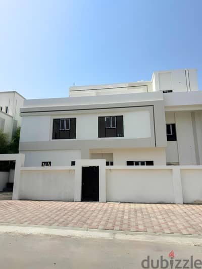 Villa For Sale in Maabailah 4 SR-HD-346