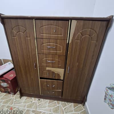 اثاث مستعمل يصلح للاستخدام بحاله جيده