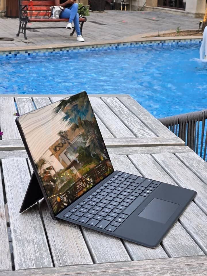 Microsoft Surface Pro 9 - Laptop computers - 131347596