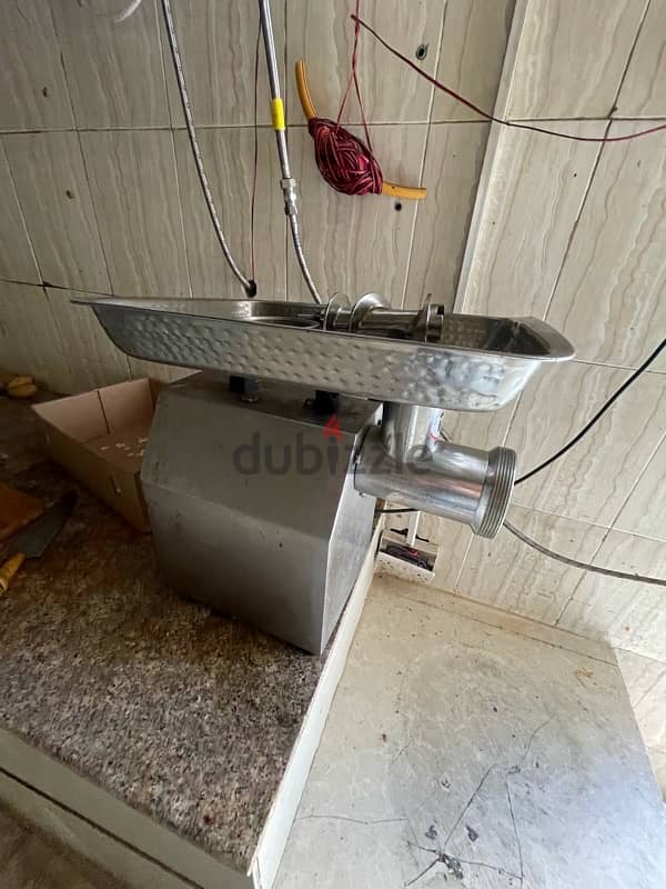 meat grinder 1