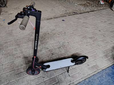 electric scooty size 8 my whatsupp 97658846