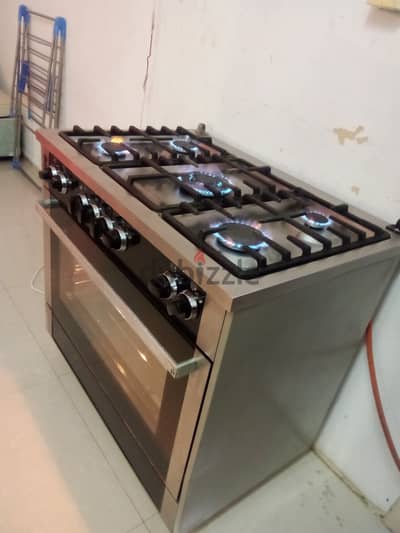 طباخة ممتازة خمس عيون