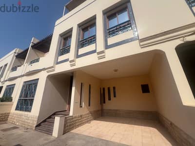 6 BHK Villa Available for Rent – Al Azaiba UMV34
