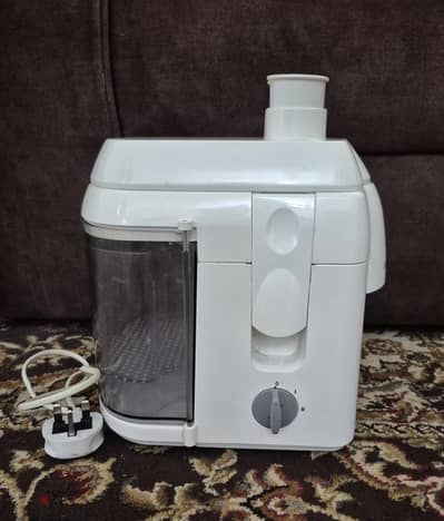 Black & Decker vegetable and fruit juicer