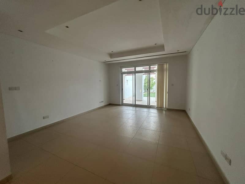 3 Bedroom Town house Garage Garden pool 1