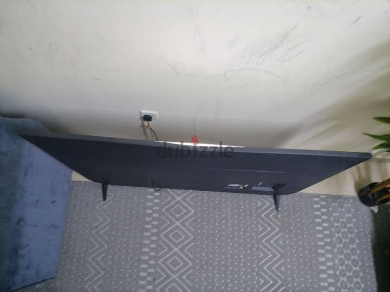 LG TV 65 " smart 4k UHD with broken screen for 40 RO 5