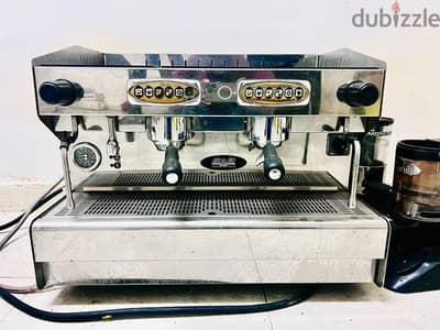 Italian Espresso Machine + Grinder + Ice Machine – OMR 800 Only