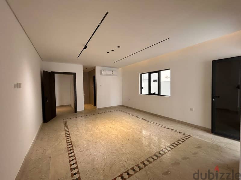 Large brand new villa 2