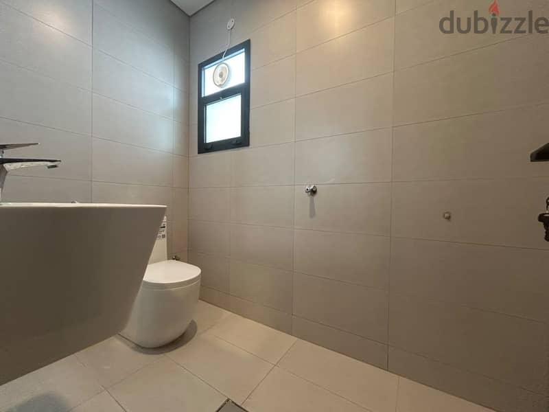 Large brand new villa 10
