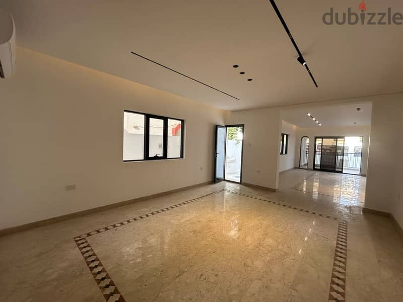 Large brand new villa 11