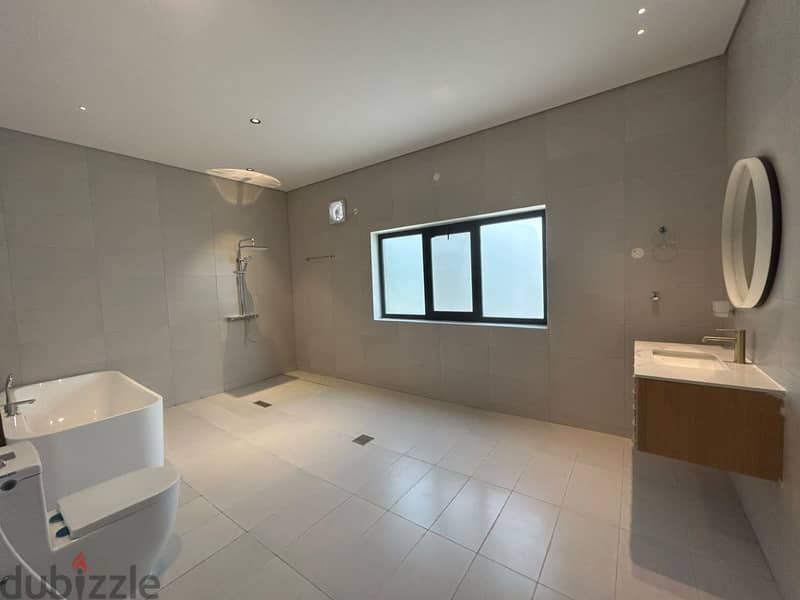 Large brand new villa 12