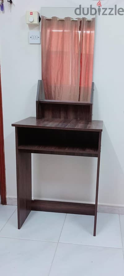 Dressing table