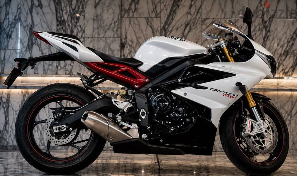 Triumph Daytona 675R 1