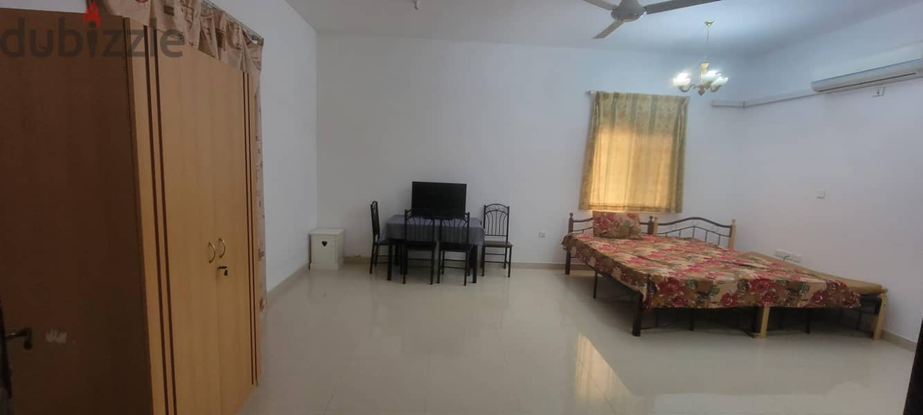 Spacious single room available 1