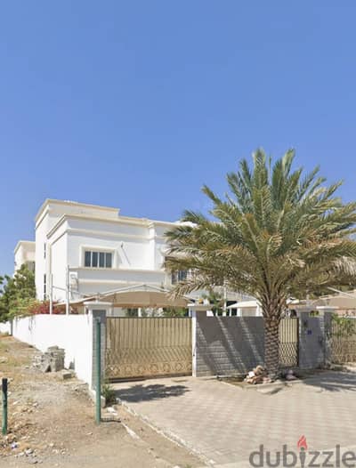 فيلا للإيجار في العذيبة بالقرب من شارع 18 نوفمبر وستاربكس - Villa For Rent in Aziba  Prime Locati